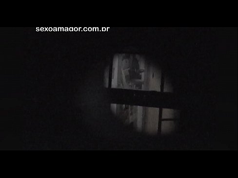 ❤️ Blondie é gravada en segredo por un voyeur do barrio escondido detrás de ladrillos ocos Vídeo de sexo na pornografía gl.kiss-x-max.ru ❤